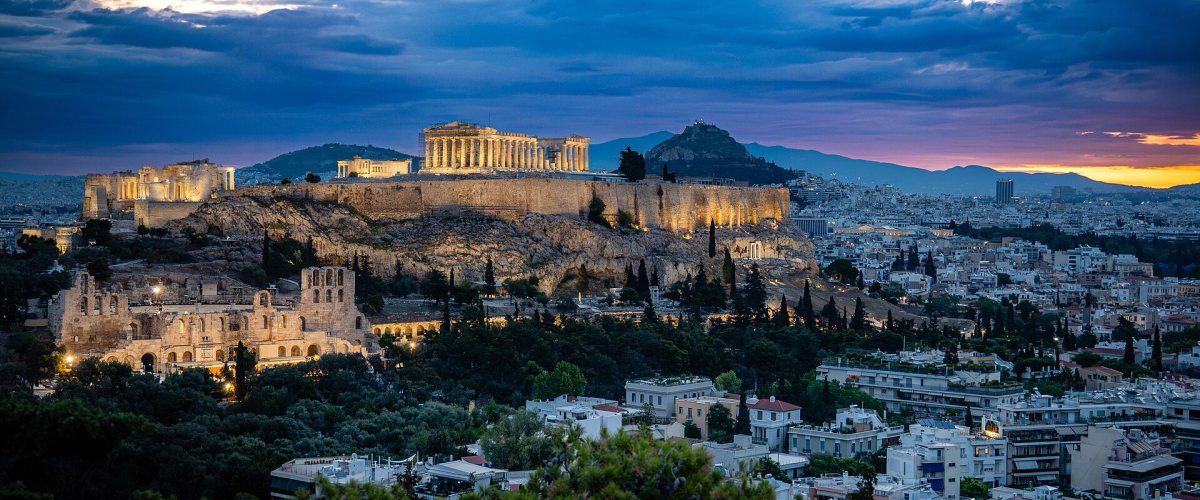 Atina siluetinde Akropolis, alacakaranlık