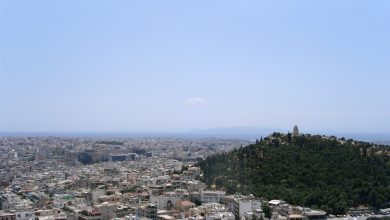 Atina'da Yaşamak: Semt Semt Rehber ve Genel Tablo 6 Atina'nın Parthenon'dan görünen konut dokusu ve semtleri