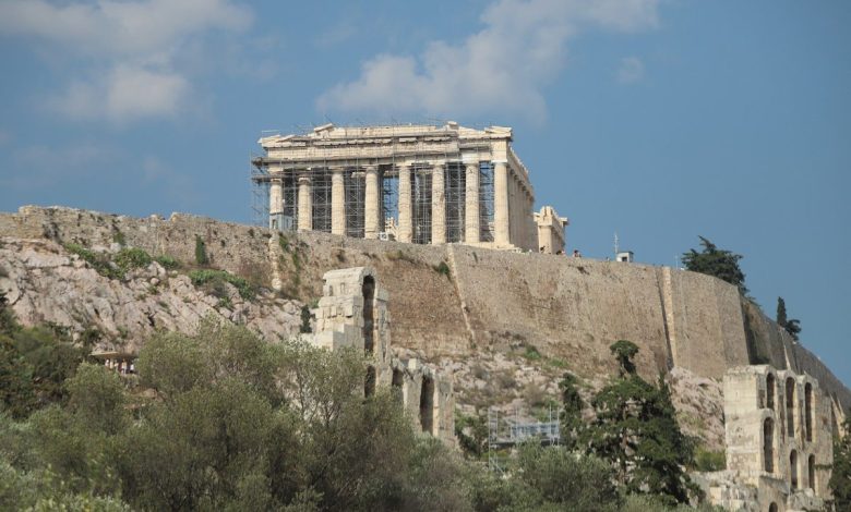 Atina Akropolisi ve Parthenon tapınağının genel görünümü