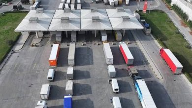 Yunanistan’da görev yapan gümrük memurlarının iş bırakması, Pazarkule ve İpsala sınır kapılarındaki araç hareketliliğini durdurdu