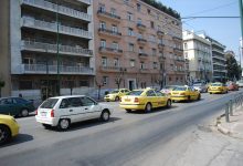 Atina'da mahalle pazarı ve sokak hayatı