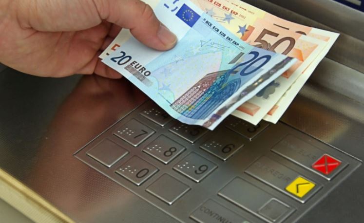 Yunanistan’da e-EFKA ve DYPA tarafından milyonlarca kişiyi kapsayan yeni ödeme takvimi açıklandı.