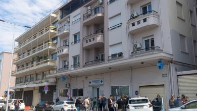 Yunanistan’ın Selanik kentindeki Thermi bölgesinde faaliyet gösteren özel bir klinik, personel sayısının yasal kriterleri karşılamadığı gerekçesiyle kapatılıyor.