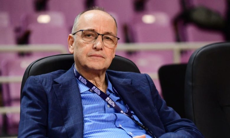 Yunanistan’da Liolios tartışması büyüyor 1 Yunanistan basketbolundaki şike soruşturmasının ardından EOK Başkanı Vangelis Liolios’un göreve geliş süreci de tartışma konusu oldu.