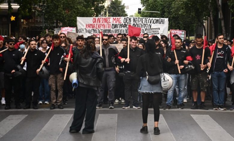 Avrupa’daki protesto dalgasının ardından Yunanistan’da öğretmenler, öğrenciler, üniversiteliler, sağlık çalışanları ve kamu emekçileri bugün ülke genelinde eyleme çıkıyor.